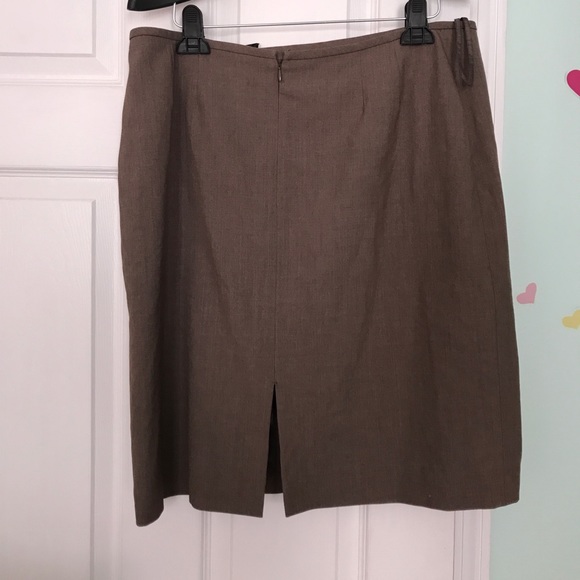 Tahari Brown Tweed Suit - Picture 8 of 8